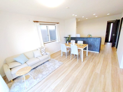 【居間・リビング】 | 大和市中央林間西三丁目戸建 | ゆったりとした居間です