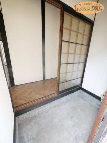 加古川市別府町元町　中古戸建の玄関