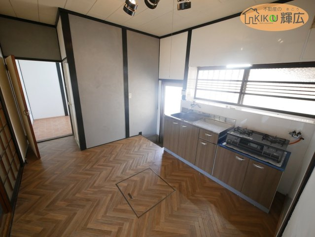 加古川市別府町元町　中古戸建の居間・リビング