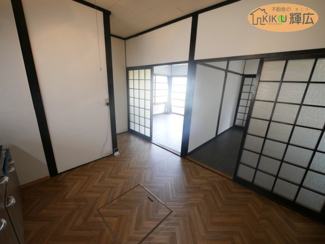 加古川市別府町元町　中古戸建の居間・リビング
