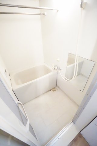【浴室】 | カーサみつわ台 F | ※同物件・反転タイプの写真です。
