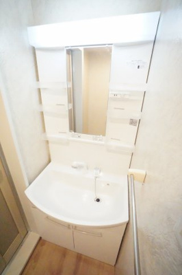 【独立洗面台】 | カーサみつわ台 F | ※同物件・反転タイプの写真です。