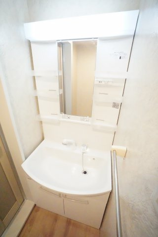 【独立洗面台】 | カーサみつわ台 F | ※同物件・反転タイプの写真です。