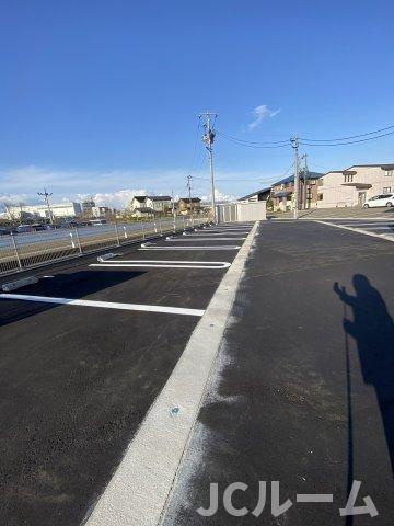ルノンの駐車場