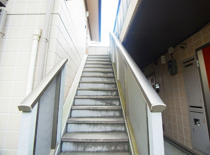 足立区西新井６丁目のアパートのエントランス