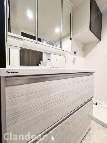 トーア千住マンションの独立洗面台|ドキドキの新生活も、安心してスタート。ぴったりの住まいを見つけませんか？クランディアが一緒に住まい選びをサポートします‼　まずは、お気軽にお問合せください　＃クランディア
