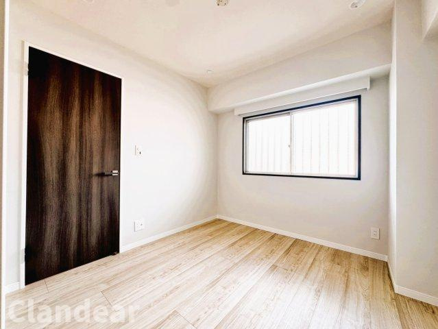 トーア千住マンションの洋室|ドキドキの新生活も、安心してスタート。ぴったりの住まいを見つけませんか？クランディアが一緒に住まい選びをサポートします‼　まずは、お気軽にお問合せください　＃クランディア