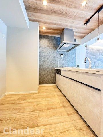 トーア千住マンションのキッチン|ドキドキの新生活も、安心してスタート。ぴったりの住まいを見つけませんか？クランディアが一緒に住まい選びをサポートします‼　まずは、お気軽にお問合せください　＃クランディア