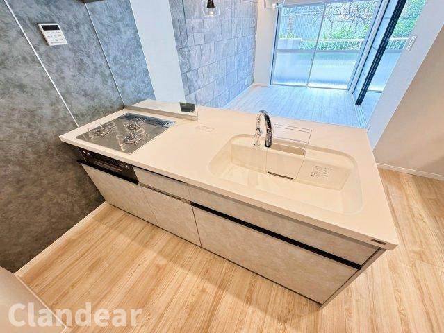 トーア千住マンションのキッチン|ドキドキの新生活も、安心してスタート。ぴったりの住まいを見つけませんか？クランディアが一緒に住まい選びをサポートします‼　まずは、お気軽にお問合せください　＃クランディア