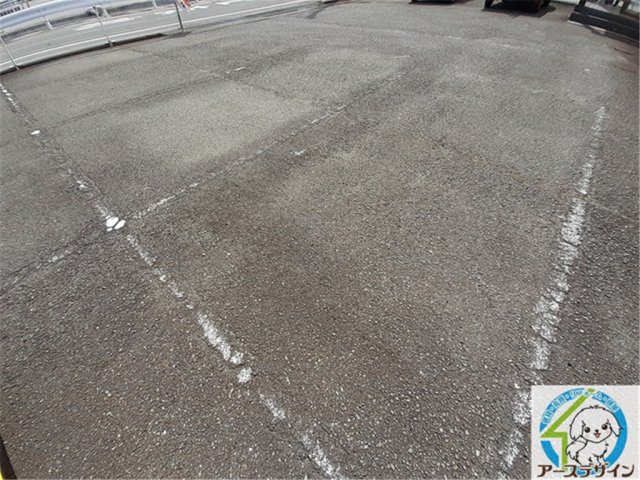 リバーサイドAの駐車場