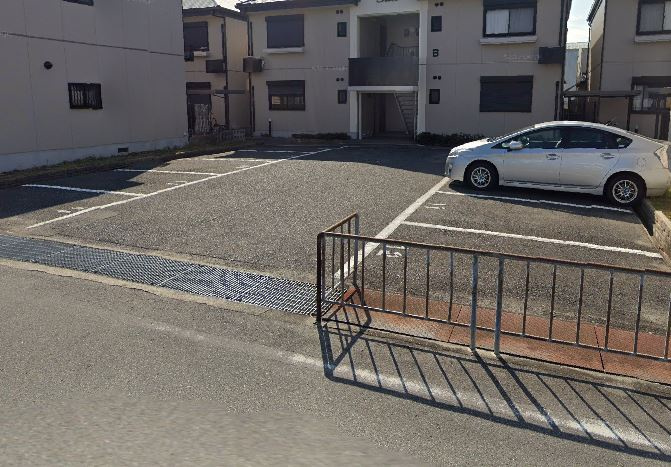花水木タウン　Ｄ棟の駐車場|駐車場があるので、車を買う予定の方も安心です