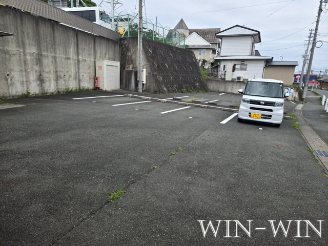 ベルクレスト大岩参番館の駐車場