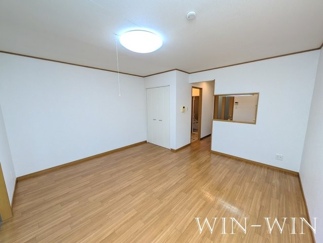 ベルクレスト大岩参番館の居間・リビング