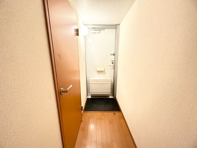 レオパレスリンデンバウムの玄関