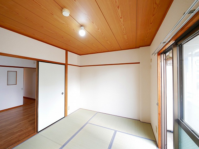 ナラコック三条ハイツの和室|和室、ちょっとしたくつろぎスペースにいかがでしょうか