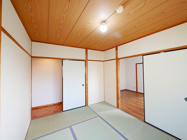 ナラコック三条ハイツの和室|ゆったりとくつろげる和室です