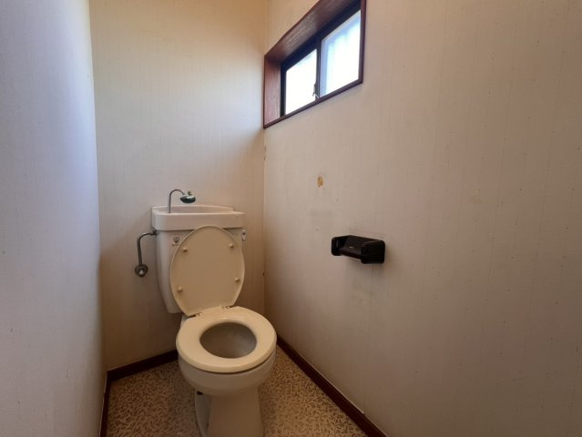 小山市大字羽川　中古注文住宅、小金井駅まで歩いて10分♪のトイレ