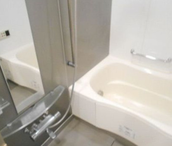 レジディア三軒茶屋の浴室