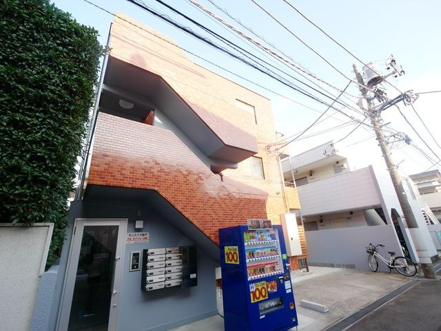 川崎市多摩区登戸の賃貸マンションのエントランス