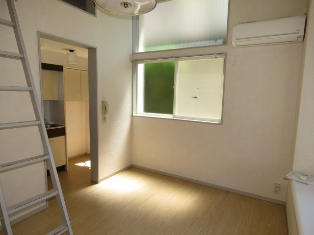 川越市霞ケ関北４丁目のアパートの洋室|反転タイプ
