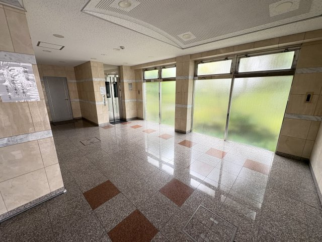 プレステージ明石藤江駅前Ⅱのエントランス