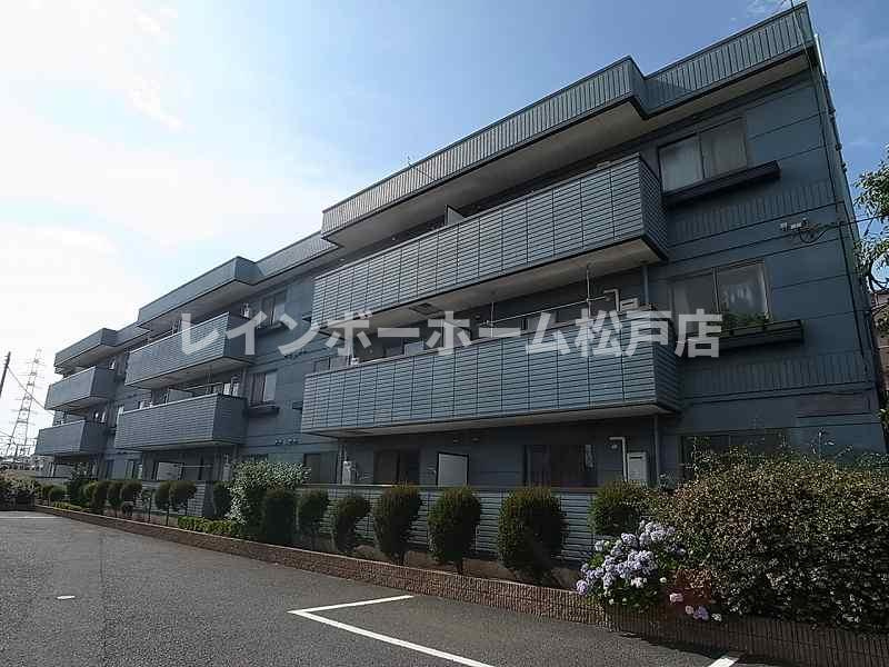 スリーアイズマンションの外観|落ち着いた雰囲気の外観です