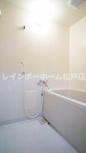 スリーアイズマンションの浴室|お風呂です