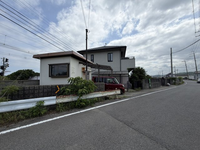 阪南市箱作の中古一戸建の前面道路含む現地写真