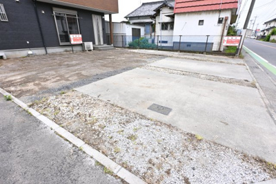 【駐車場】 | 太田市大原町　中古住宅 | 駐車スペースも広々4台OK！来客時やお子様が大きくなっても安心ですね♪