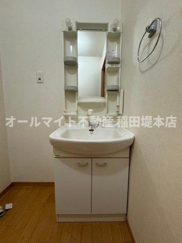 川崎市多摩区中野島２丁目のアパートの洗面所