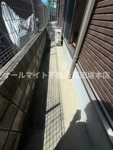 川崎市多摩区中野島２丁目のアパートのバルコニー