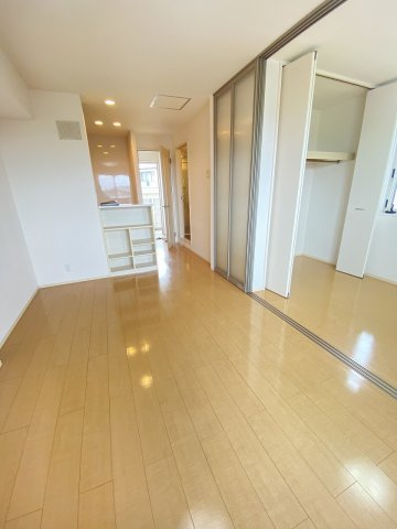 Aznable Aの居間・リビング