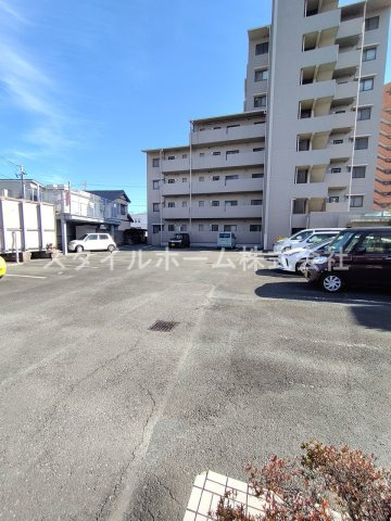 ヴィラモルガンの駐車場