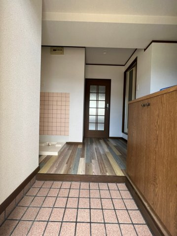 フルール名谷の玄関