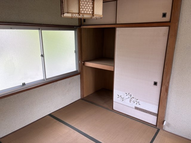 鴨方町益坂貸戸建の和室
