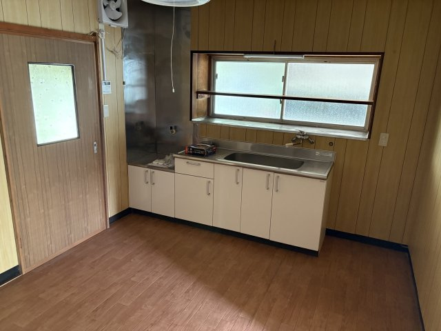 鴨方町益坂貸戸建のキッチン