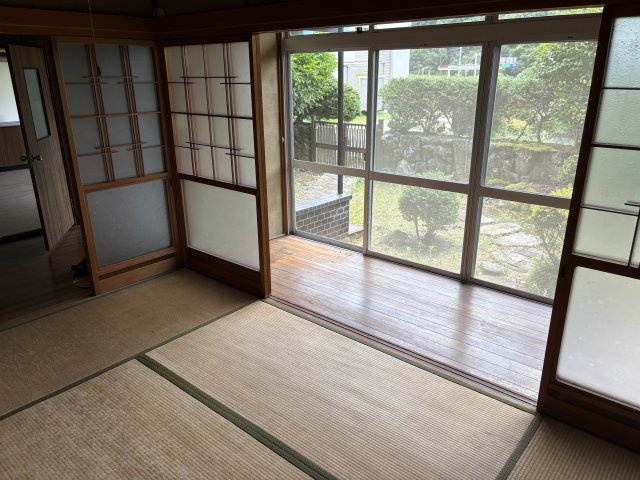 鴨方町益坂貸戸建の和室