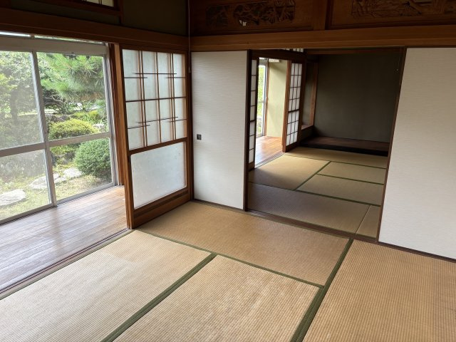 鴨方町益坂貸戸建の和室