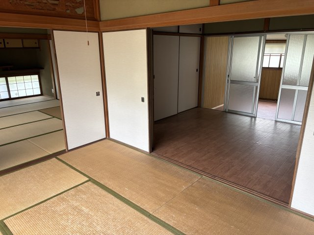 鴨方町益坂貸戸建の和室