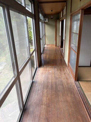 鴨方町益坂貸戸建のその他|１階広縁