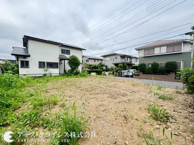 【外観】 | 我孫子市つくし野15期 | 新しい家が増えても、空の広さはそのまま。春には桜、夏には青空、秋にはやわらかな光。季節ごとに表情を変える街で、長く暮らせる安心を。