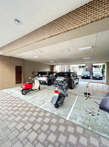センターポイント吉志部の駐車場