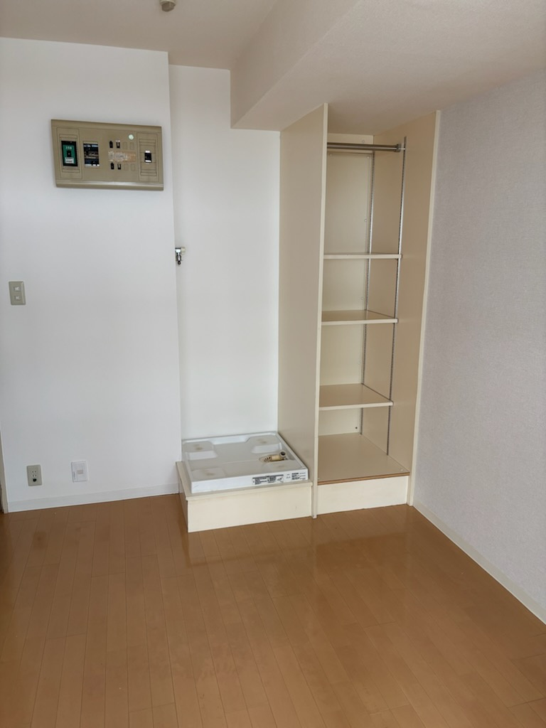 横浜市中区山下町の賃貸マンションの居間・リビング