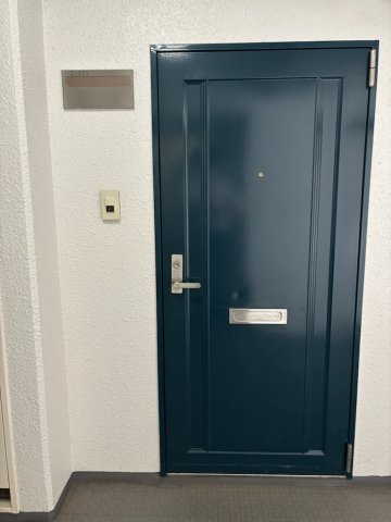 横浜市中区山下町の賃貸マンションの玄関