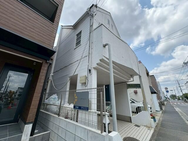 ジュネパレス新松戸第４２の外観