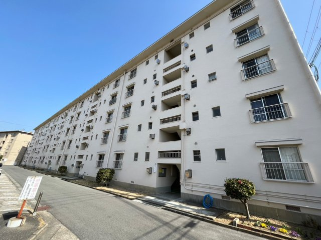 神陵台厚生年金住宅5号棟