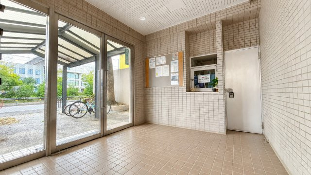 グリーンパーク花畑Ⅱルヴァンのエントランス|第一印象の良さは、毎日の暮らしの満足感にもつながります。
