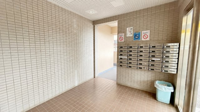 グリーンパーク花畑Ⅱルヴァンのその他共用部分|住まう方を心地よく迎える、清潔感のある共用スペース。