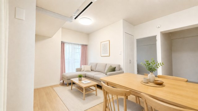 グリーンパーク花畑Ⅱルヴァンの居間・リビング|※掲載中の家具・小物はCG合成による演出イメージです。現況とは異なる場合があります。
