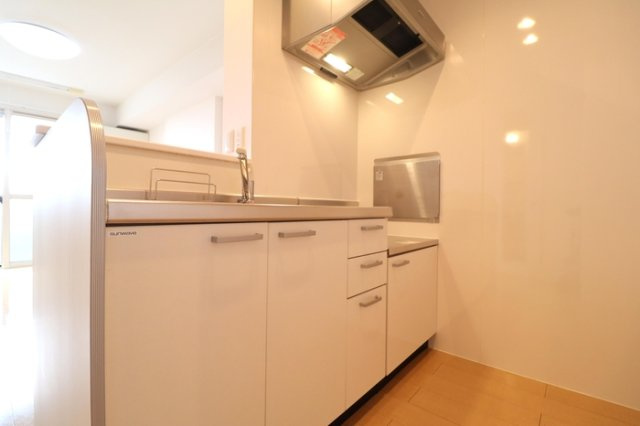 Aznable Aのキッチン|※別のお部屋の参考写真です